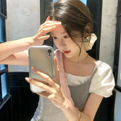 轻轻拂过