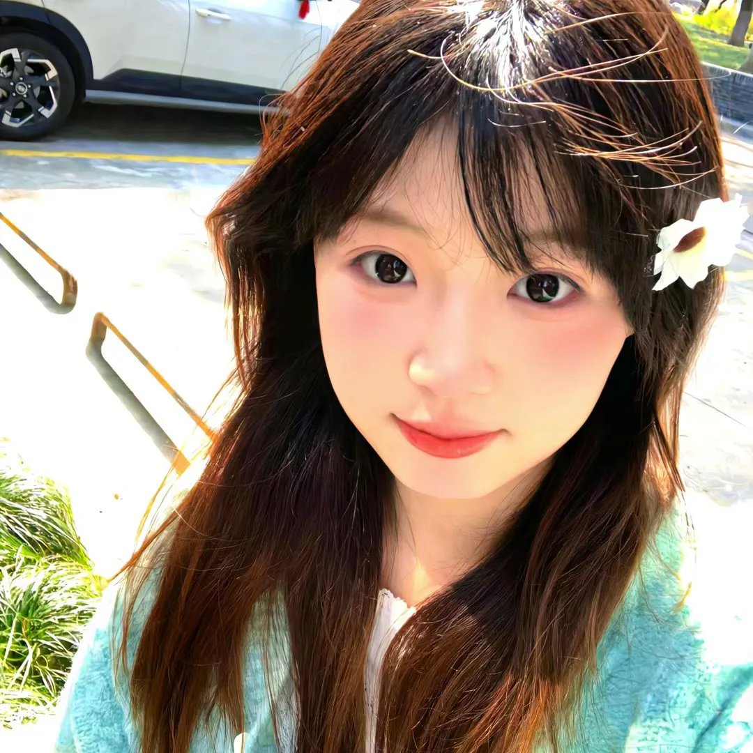埃舍尔街的红色邮筒